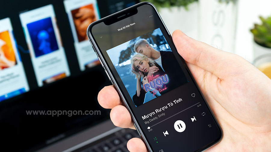 Giao diện màu đen của Spotify